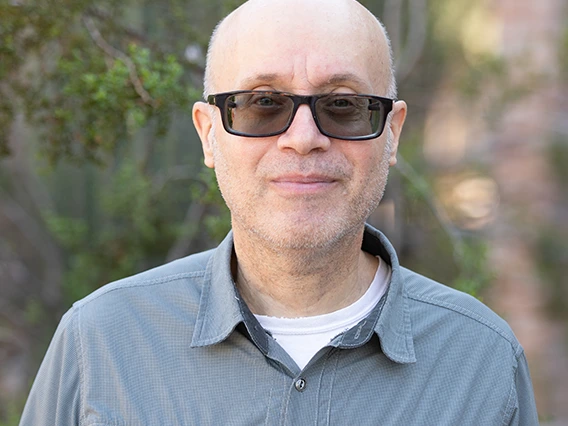 Gil Ribak Headshot 2024